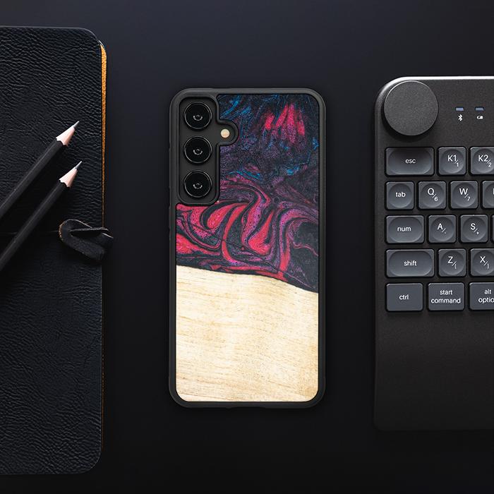 Samsung Galaxy S24 Plus Handyhülle aus Harz und Holz - Synergy#F5