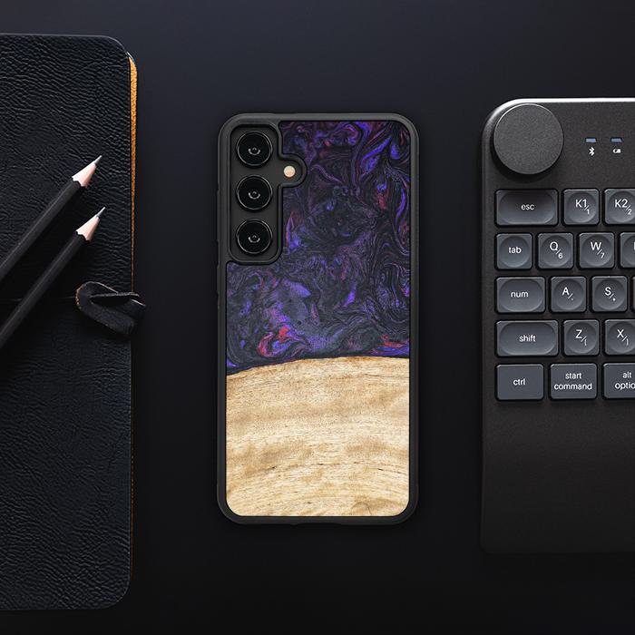 Samsung Galaxy S24 Plus Handyhülle aus Harz und Holz - Synergy#F7