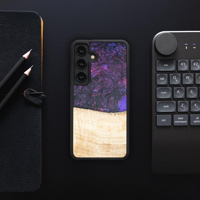 Samsung Galaxy S24 Handyhülle aus Harz und Holz - Synergy#F4