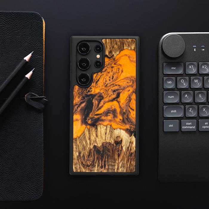 Samsung Galaxy S24 Ultra Handyhülle aus Harz und Holz - Synergy#E24