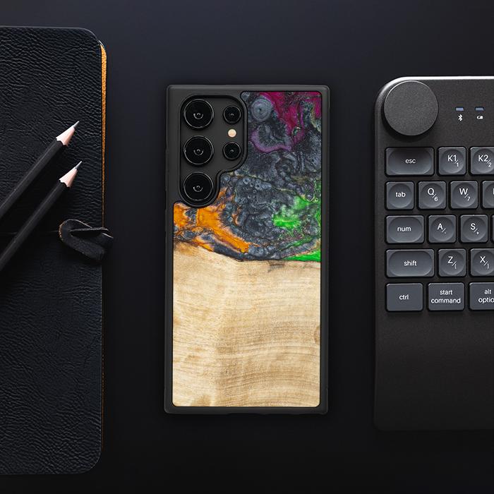Samsung Galaxy S24 Ultra Handyhülle aus Harz und Holz - Synergy#F16