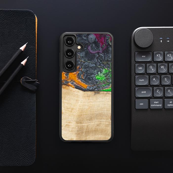 Samsung Galaxy S25 Plus Handyhülle aus Harz und Holz - Synergy#F16