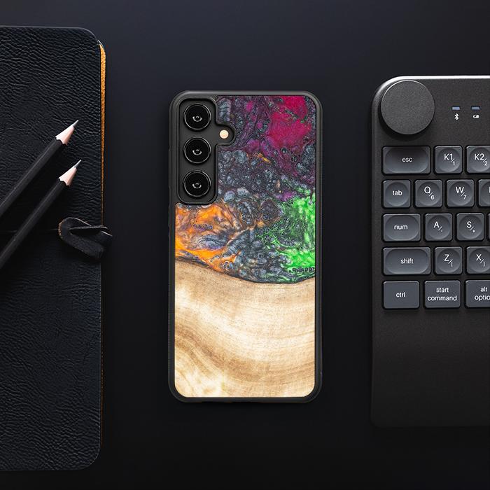 Samsung Galaxy S25 Plus Handyhülle aus Harz und Holz - Synergy#F6
