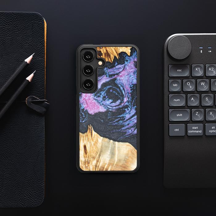 Samsung Galaxy S25 Handyhülle aus Harz und Holz - Synergy#F25