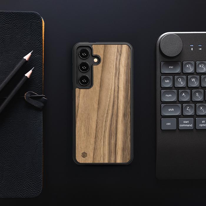Samsung Galaxy S25 Handyhülle aus Holz - Nussbaum