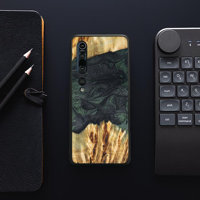 Xiaomi Mi 10 Handyhülle aus Harz und Holz - Synergy#E25
