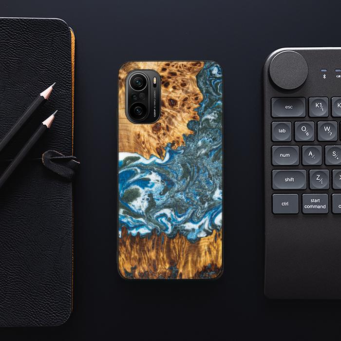 Xiaomi Mi 11i Handyhülle aus Harz und Holz - Synergy#E17