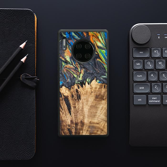 Huawei Mate 30 Pro Handyhülle aus Harz und Holz - SYNERGY#C22