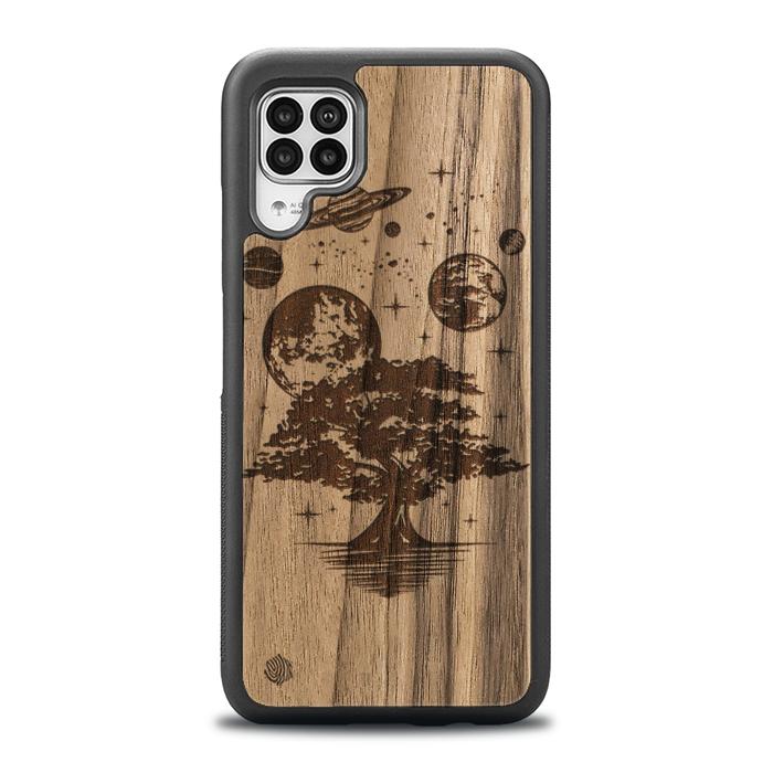 Huawei P40 lite Handyhülle aus Holz - Galactic Garden
