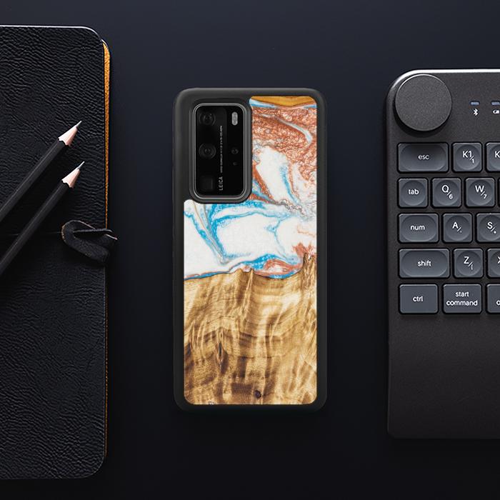 Huawei P40 Pro Handyhülle aus Harz und Holz - SYNERGY#47