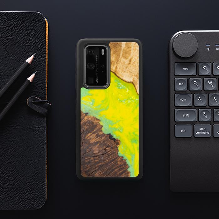 Huawei P40 Pro Handyhülle aus Harz und Holz - SYNERGY#A11