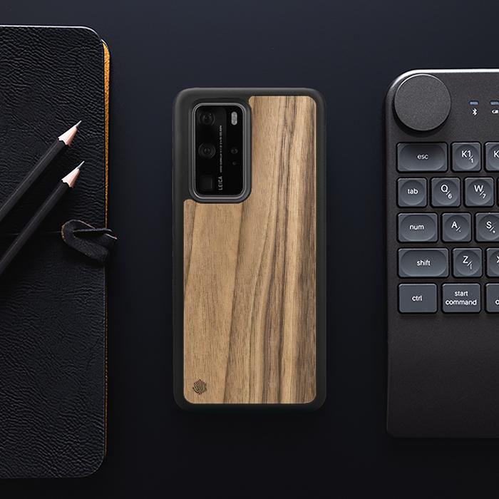 Huawei P40 Pro Handyhülle aus Holz - Nussbaum