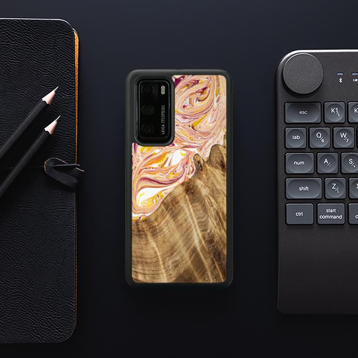 Huawei P40 Handyhülle aus Harz und Holz - SYNERGY#C48