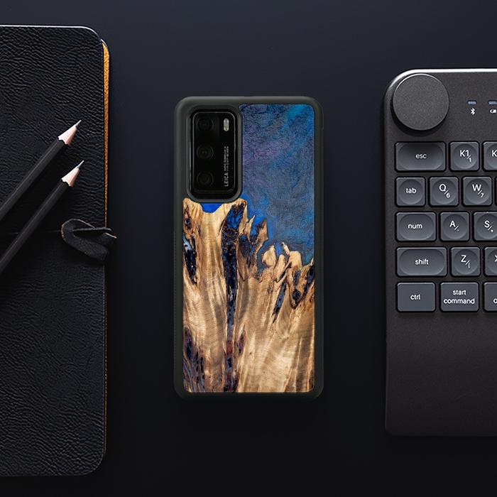 Huawei P40 Handyhülle aus Harz und Holz - Synergy#D120