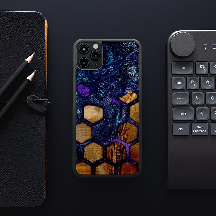 iPhone 11 Pro Max Handyhülle aus Harz und Holz - Synergy#D105