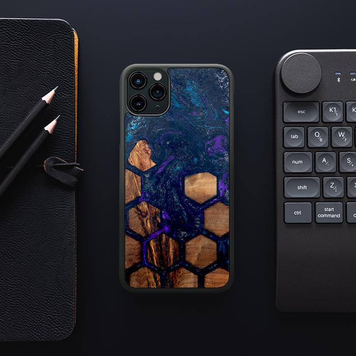 iPhone 11 Pro Max Handyhülle aus Harz und Holz - Synergy#D106