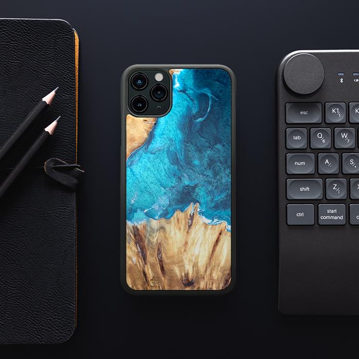 iPhone 11 Pro Max Handyhülle aus Harz und Holz - Synergy#D115