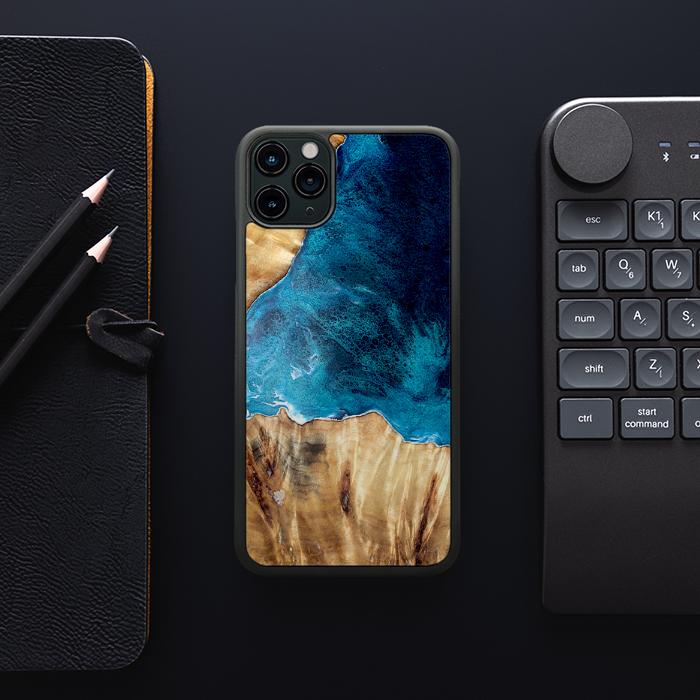 iPhone 11 Pro Max Handyhülle aus Harz und Holz - Synergy#D127