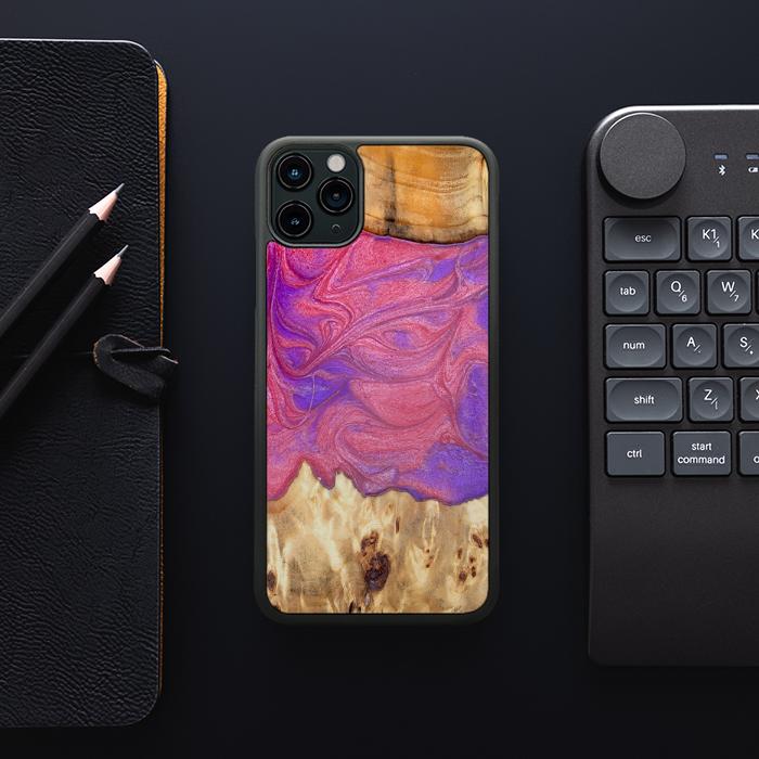 iPhone 11 Pro Max Handyhülle aus Harz und Holz - Synergy#D136