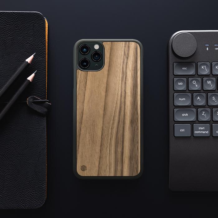 iPhone 11 Pro Max Handyhülle aus Holz - Nussbaum