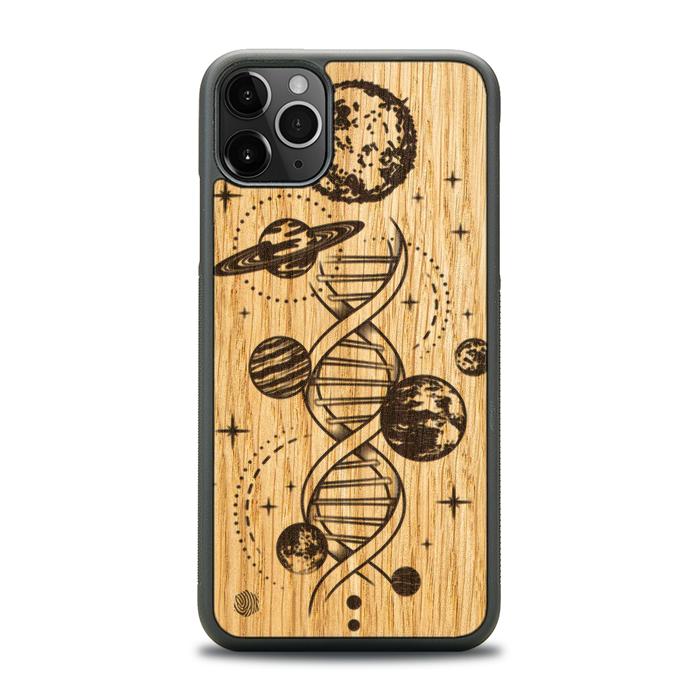 iPhone 11 Pro Max Handyhülle aus Holz - Space DNA (Eiche)