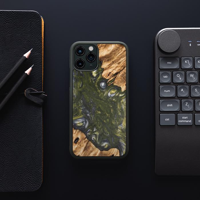 iPhone 11 Pro Handyhülle aus Harz und Holz - SYNERGY#A107