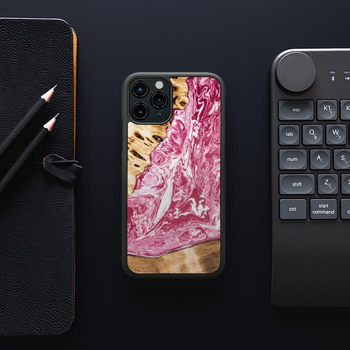 iPhone 11 Pro Handyhülle aus Harz und Holz - SYNERGY#A99