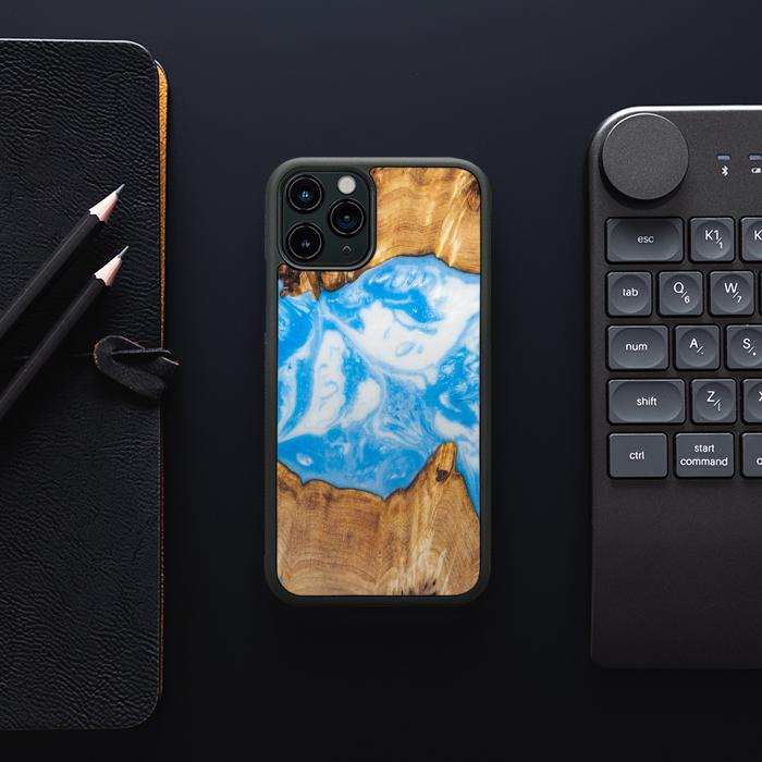 iPhone 11 Pro Handyhülle aus Harz und Holz - Synergy#A34