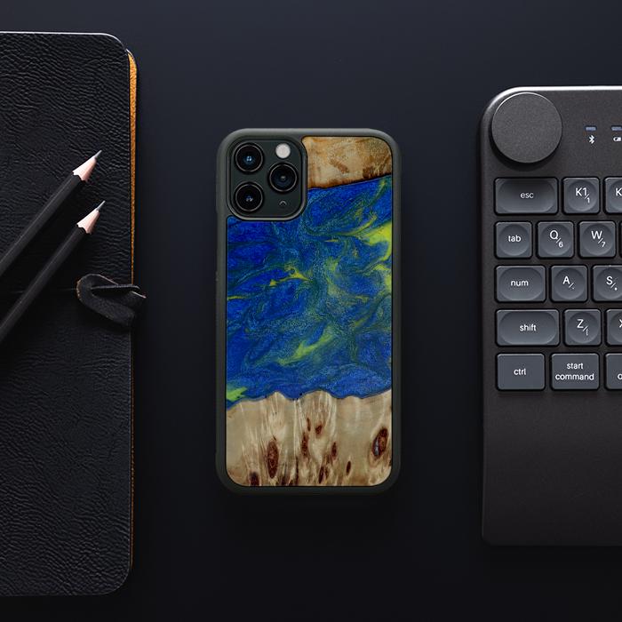 iPhone 11 Pro Handyhülle aus Harz und Holz - Synergy#D102