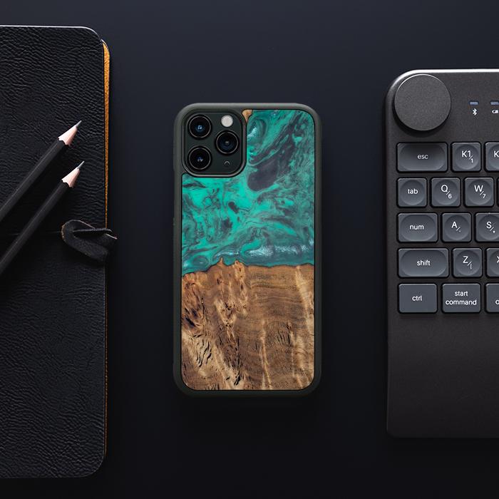 iPhone 11 Pro Handyhülle aus Harz und Holz - Synergy#D108