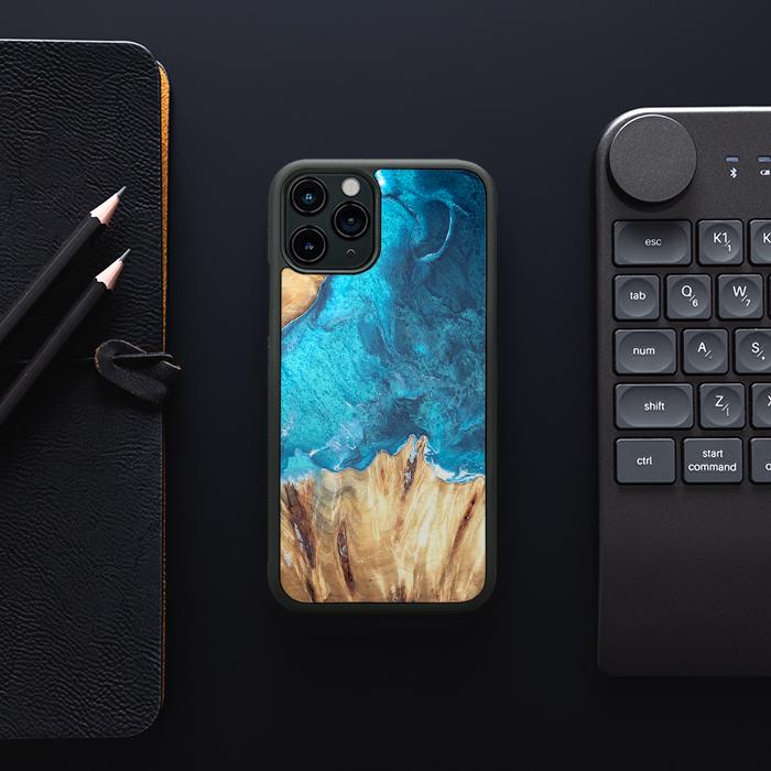 iPhone 11 Pro Handyhülle aus Harz und Holz - Synergy#D115