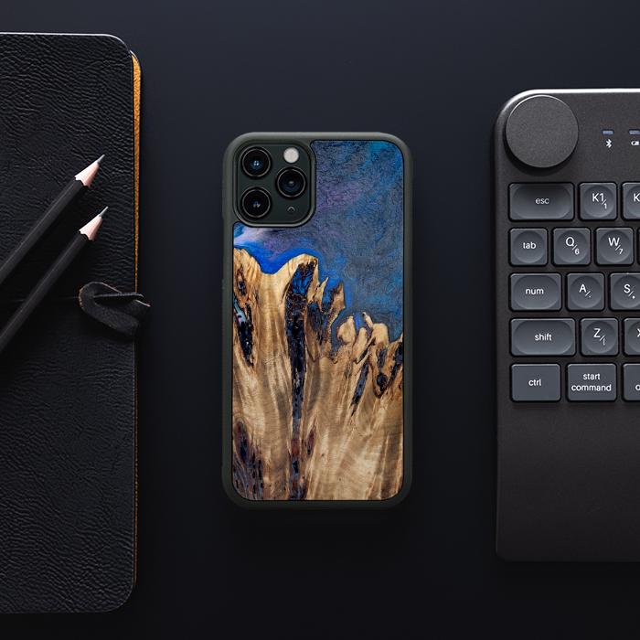 iPhone 11 Pro Handyhülle aus Harz und Holz - Synergy#D120