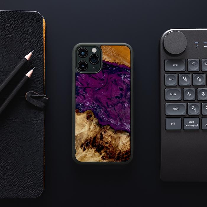 iPhone 11 Pro Handyhülle aus Harz und Holz - Synergy#D134