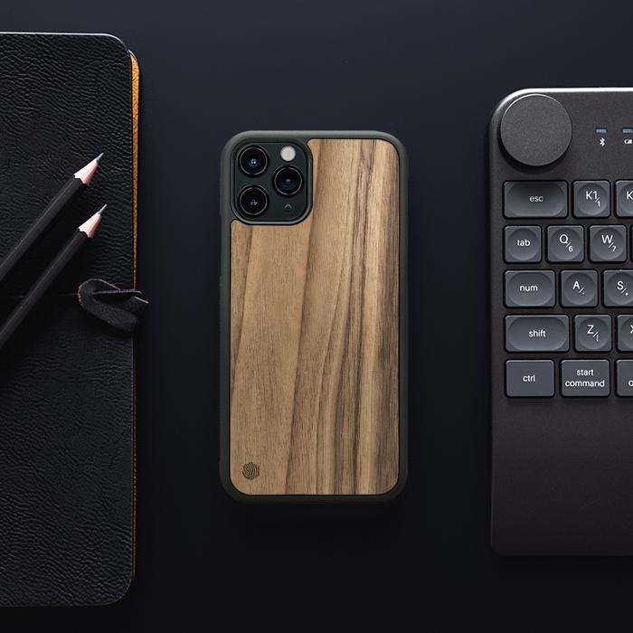 iPhone 11 Pro Handyhülle aus Holz - Nussbaum