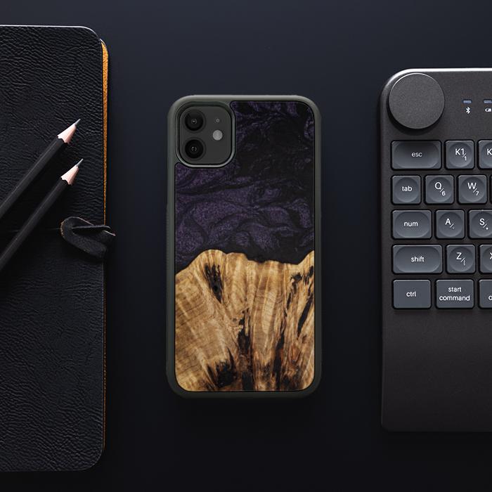 iPhone 11 Handyhülle aus Harz und Holz - SYNERGY#C31