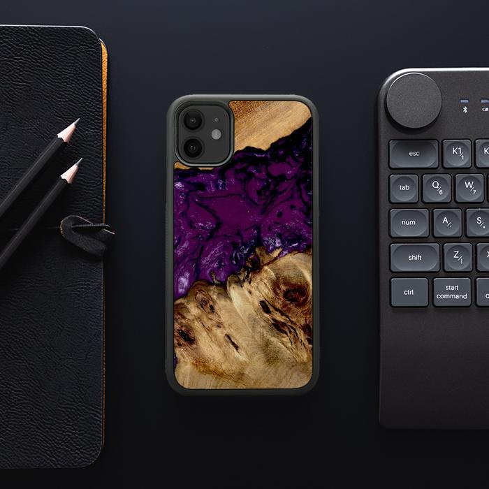 iPhone 11 Handyhülle aus Harz und Holz - Synergy#D113