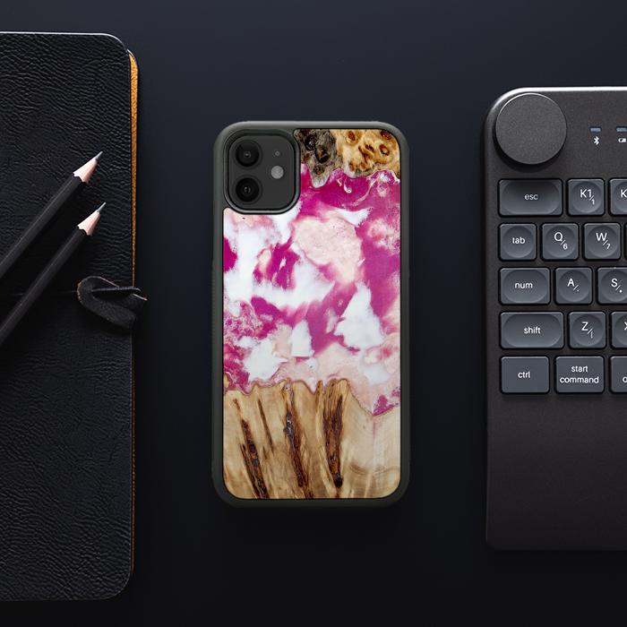 iPhone 11 Handyhülle aus Harz und Holz - Synergy#D124