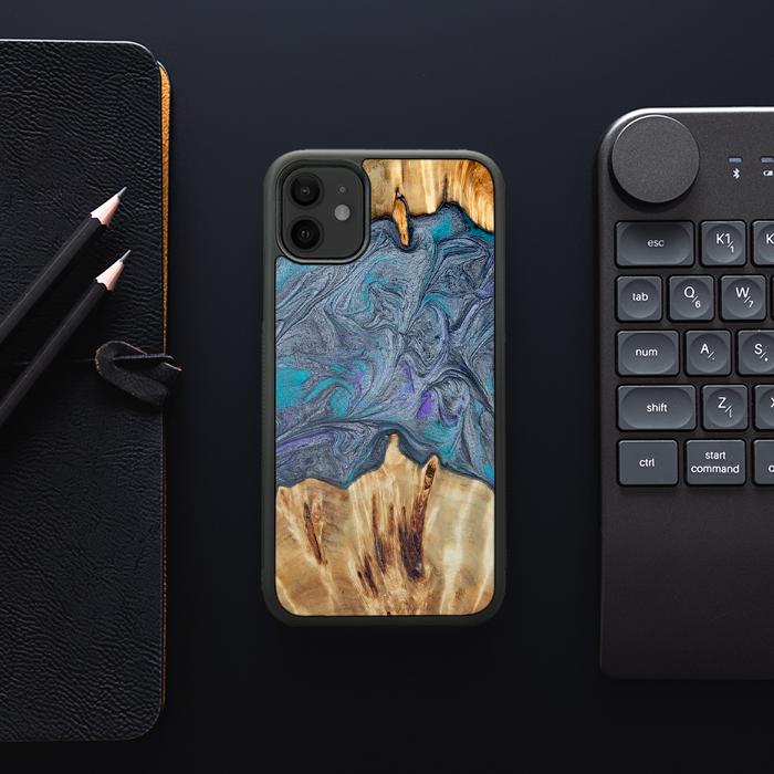 iPhone 11 Handyhülle aus Harz und Holz - Synergy#D135