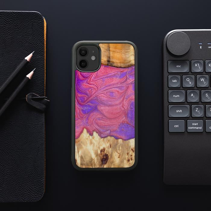 iPhone 11 Handyhülle aus Harz und Holz - Synergy#D136