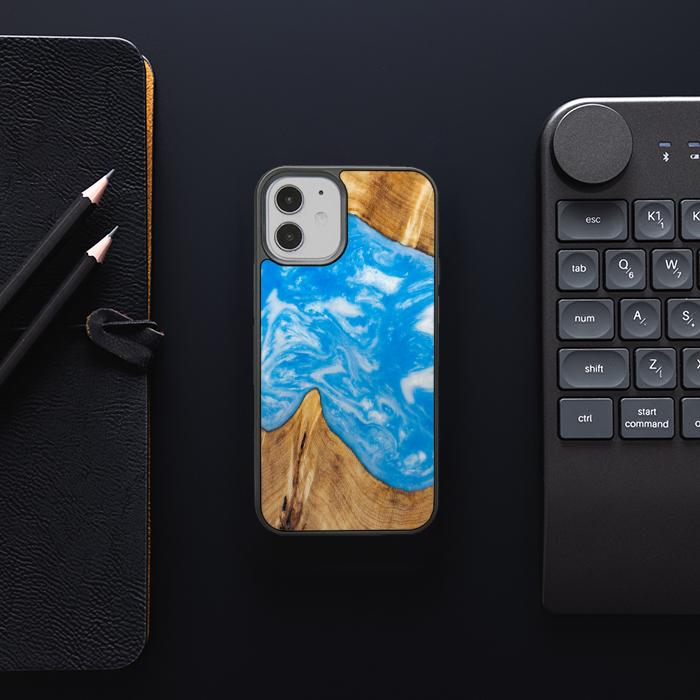 iPhone 12 Mini Handyhülle aus Harz und Holz - SYNERGY#A26