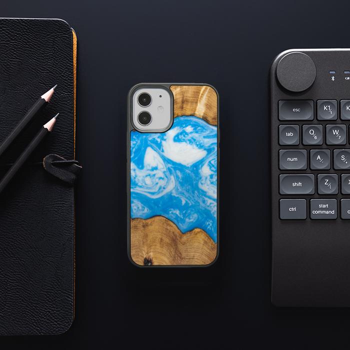 iPhone 12 Mini Handyhülle aus Harz und Holz - SYNERGY#A32