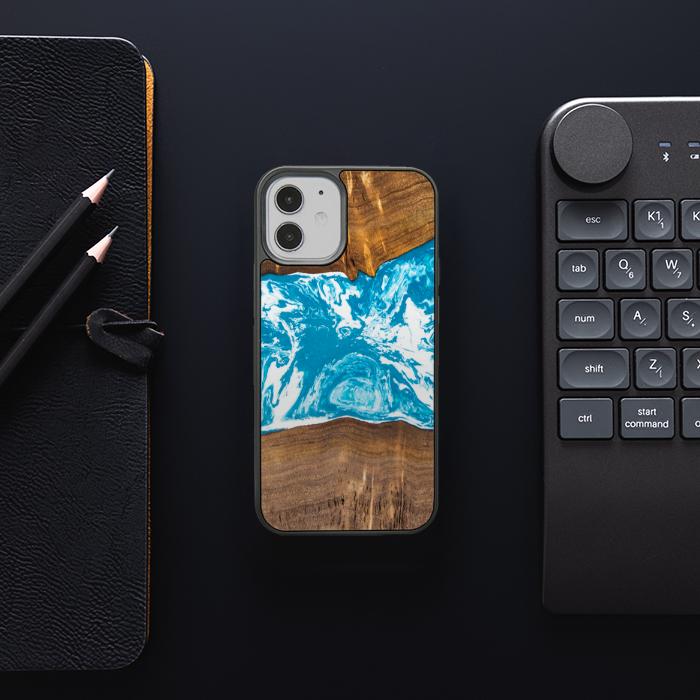 iPhone 12 Mini Handyhülle aus Harz und Holz - SYNERGY#A7