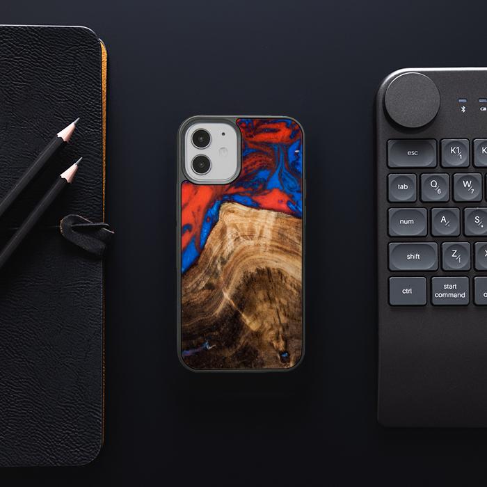 iPhone 12 Mini Handyhülle aus Harz und Holz - SYNERGY#A82