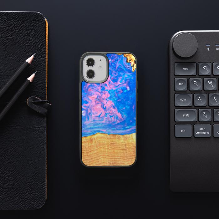 iPhone 12 Mini Handyhülle aus Harz und Holz - SYNERGY#B23