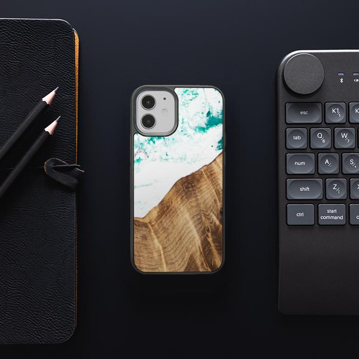 iPhone 12 Mini Handyhülle aus Harz und Holz - SYNERGY#C14