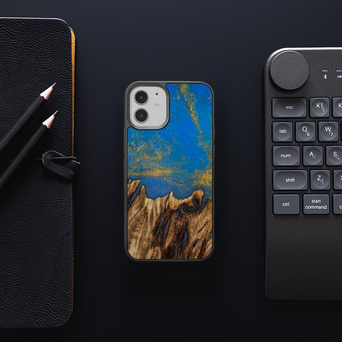 iPhone 12 Mini Handyhülle aus Harz und Holz - SYNERGY#C43