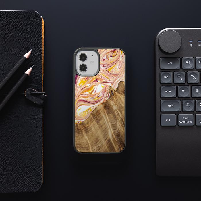 iPhone 12 Mini Handyhülle aus Harz und Holz - SYNERGY#C48