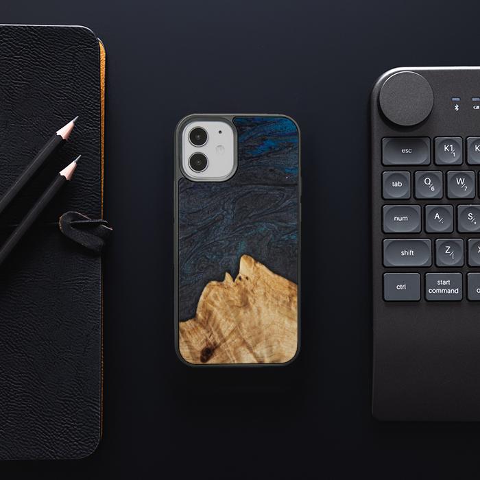 iPhone 12 Mini Handyhülle aus Harz und Holz - Synergy#C5