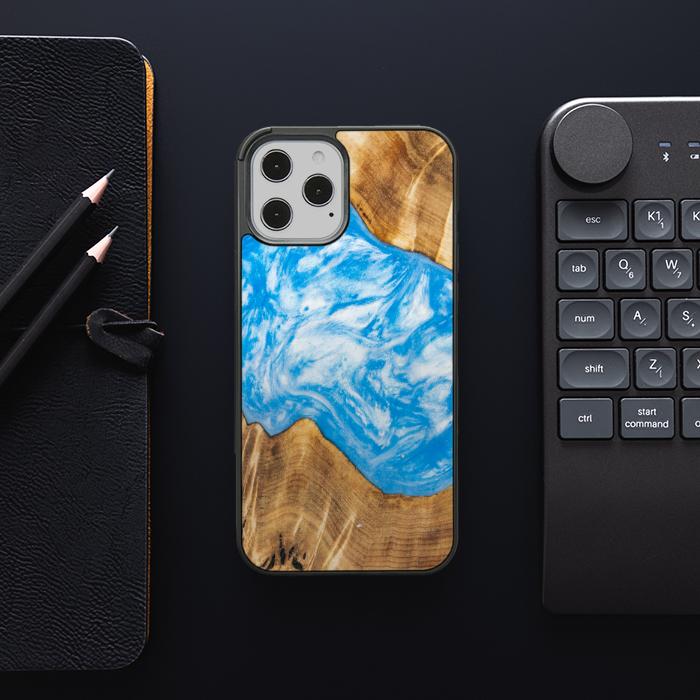iPhone 12 Pro Max Handyhülle aus Harz und Holz - SYNERGY#A28