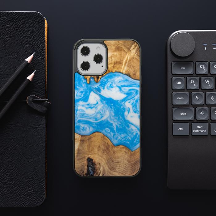 iPhone 12 Pro Max Handyhülle aus Harz und Holz - SYNERGY#A31